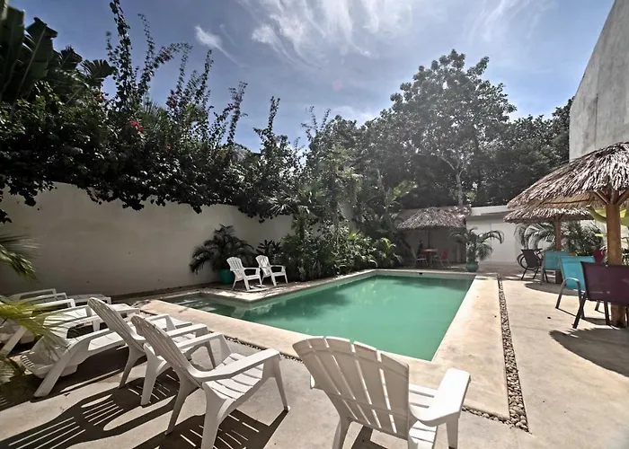 Casa Esmeralda W/ Pool Access & Furnished Patio!