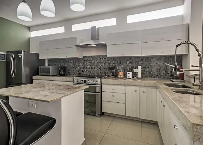 Casa Esmeralda W/ Pool Access & Furnished Patio! *