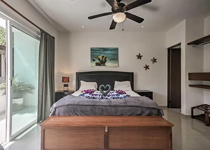 Villa Casa Esmeralda W/ Pool Access & Furnished Patio!